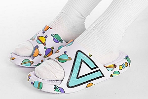 匹克 x MOMO PLANET 全新联名态极运动拖鞋上架发售