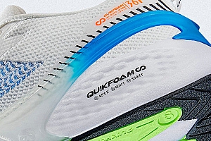 361°全新飞翼 2.0 跑鞋登陆,超弹黑科技脚感升级!