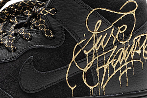全新超酷黑金配色联名款 Dunk SB  鞋帮刺绣实在是帅!